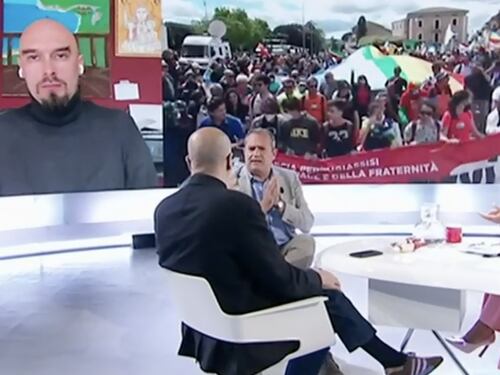 "Putiniano", "fascista". Rissa clamorosa Roncone-De Magistris su Anpi e 25 aprile: "I partigiani si rivoltano nelle tombe"