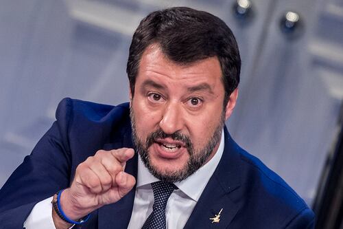 Salvini in ospedale per una colica. Renzi: "Torna subito a litigare con me"