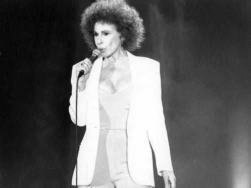 Ornella Vanoni, il mondo dello spettacolo e la politica la ricordano. Meloni: “Artista unica”