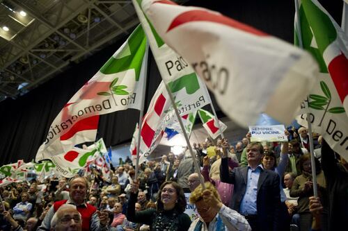 Il Pd compie nove anni A torte in faccia