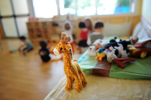 Picchiavano i bambini dell'asilo. Tre maestre incastrate dalle telecamere