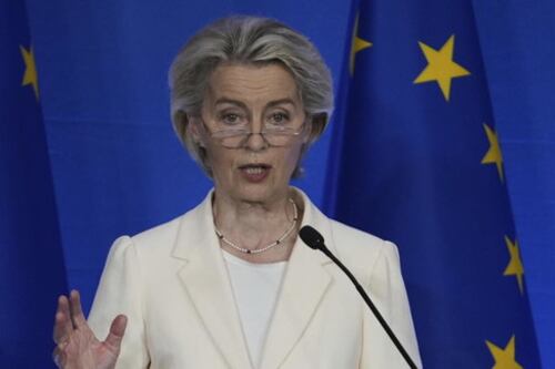 La Ue di Ursula vuole togliere le indennità ai balneari. Muro di Salvini: "Non arretriamo"