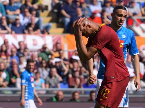 Il Napoli passeggia sui resti della Roma