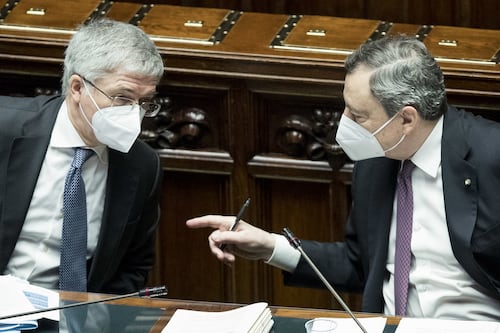 Il Recovery Plan non farà grande l'Italia. Serve solo ai potenti