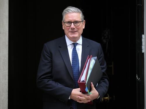Gran Bretagna, Starmer getta la spugna: annunciate le dimissioni da premier