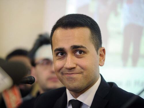 Di Maio: "Flat tax e reddito di cittadinanza emergenze sociali da affrontare subito"
