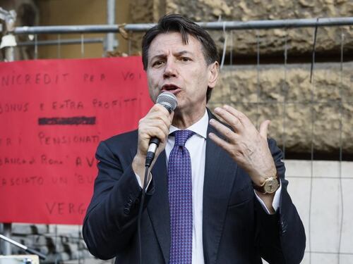 Conte annusa l'euro-flop e si attacca al reddito di cittadinanza Ue: "Ci batteremo"