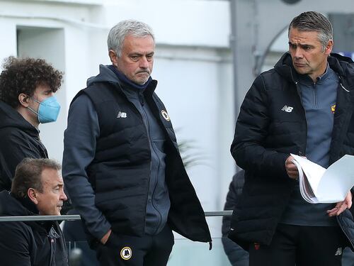 Il Covid inguaia José Mourinho e la Roma: Gonzalo Villar e Bryan Cristante sono positivi nonostante il vaccino
