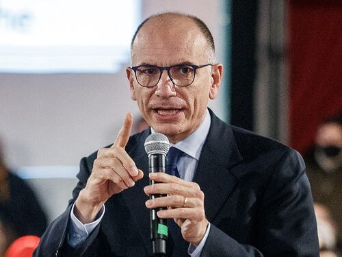 Gaffe sul Quirinale, Letta minaccia Berlusconi rievocando il "metodo" Leone