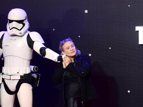 Carrie Fisher colpita da infarto, la principessa Leila di Star Wars lotta tra la vita e la morte