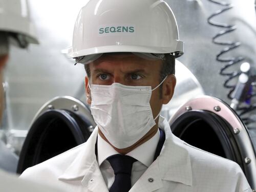 Seimila nuovi casi al giorno, Macron pensa a un nuovo lockdown