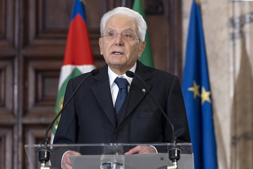 Mattarella prepara il discorso: "I giovani prendano in mano le sorti della Repubblica"