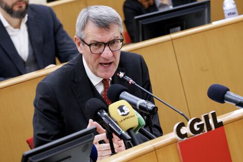 Landini ora è “Scioperoman”, ma con la sinistra era distratto. Salvini: “Pronto a precettare”