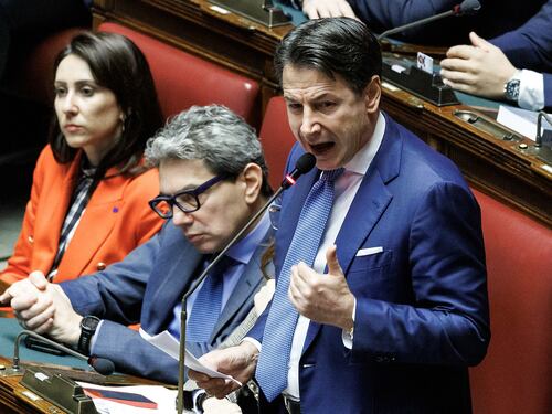 Conte teme l'inciucio di Calenda e blocca le votazioni al Copasir
