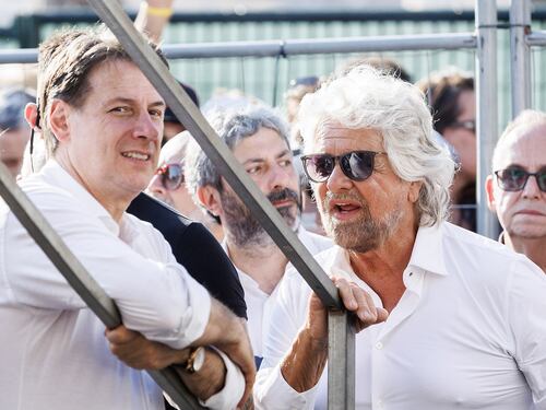 Conte lancia la Costituente a 5 stelle. Grillo gli scrive: "Non me lo hai detto"