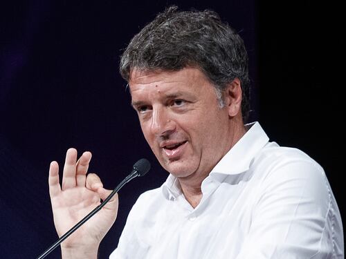 Il messaggio di Matteo Renzi ai suoi, chat roventi e grandi manovre per il terzo polo con Carlo Calenda