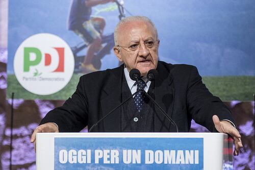 Sarcasmo sui morti Covid, De Luca si scusi col Nord