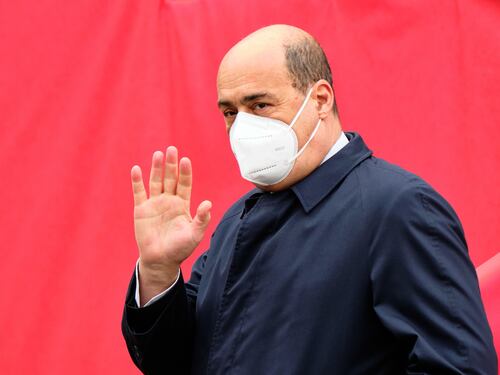 Zingaretti ficca le dita negli occhi di Renzi. Così vogliono rifare un governo…