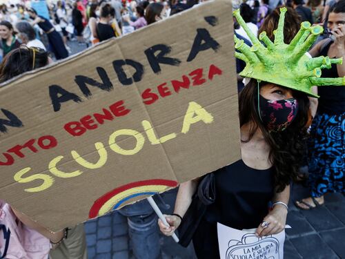 Scuola ko, linee guida surreali. Paola Frassinetti (FdI) boccia il ministro: "Azzolina? Si è svegliata tardi"