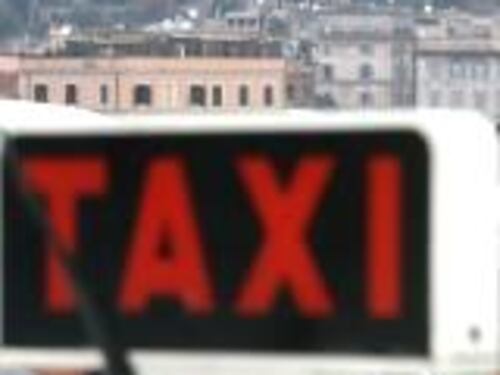 Corse taxi, caos sui prezzi
