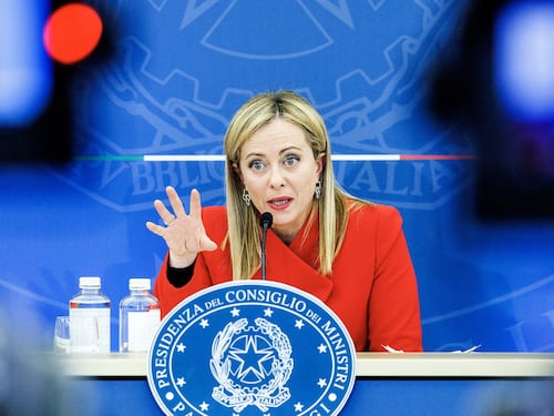 Guerra dei sondaggi su Giorgia Meloni. I dati opposti di Ghisleri e Pagnoncelli