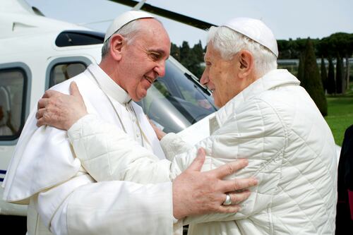 Ratzinger? Non si sarebbe mai dimesso se avesse saputo del suo successore Bergoglio