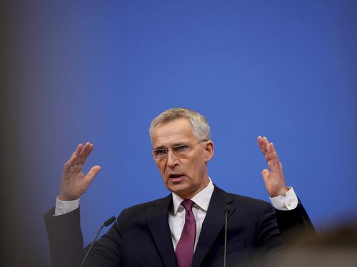 Nato e Crimea, Crosetto umilia Stoltenberg: profilo inadeguato e con quel nome...