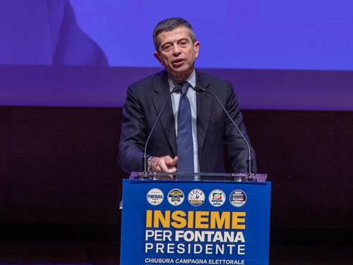 Lupi fa la proposta a Matteo Renzi: se sceglie il centrodestra venga con noi