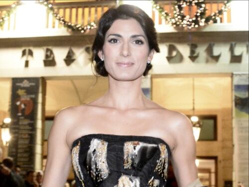 La Raggi veste Gattinonialla prima del Teatro dell'Opera