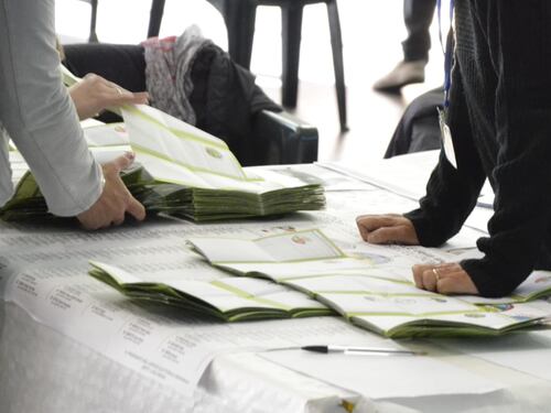 Elezioni regionali 2025, i risultati: lo spoglio nelle Marche e in Val d'Aosta