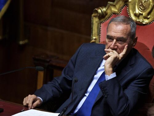 Italicum, è guerra fra i partiti Grasso: "Serve un'intesa". E Grillo "chiama" Mattarella