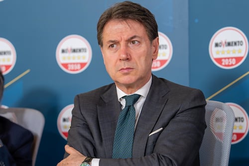 Domani è il giorno di Conte. Ma prima le dimissioni