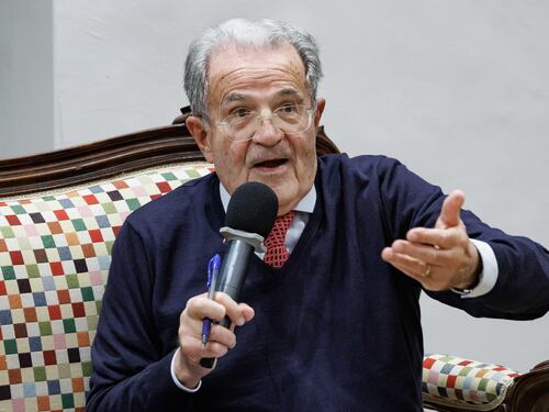 Almasri, Prodi all'attacco di Meloni: "Problema freudiano. Che paura ha?"