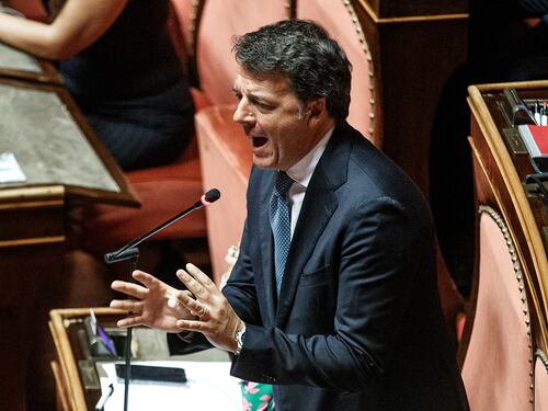 “Politica impazzita”. Matteo Renzi replica ad Enrico Letta: “Situazione gravissima, cambi idea?”
