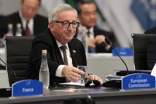 Conte a Juncker: deficit al 2,04% ma non rinunciamo a niente