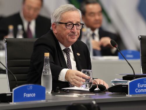 Conte a Juncker: deficit al 2,04% ma non rinunciamo a niente