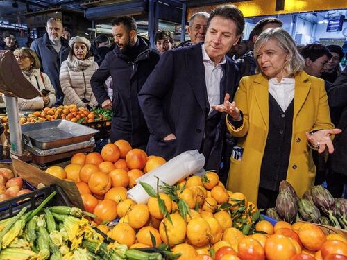 Conte vuole pagare le arance col Pos, come gli risponde il fruttivendolo