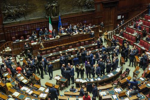Manovra, arriva l'ok della Camera. Ora la legge passa in Senato
