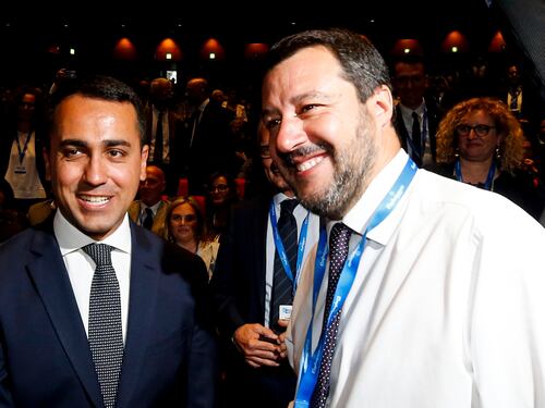 Di Maio e Salvini siglano la tregua. Conte: "Maggioranza alternativa? Fantasia"