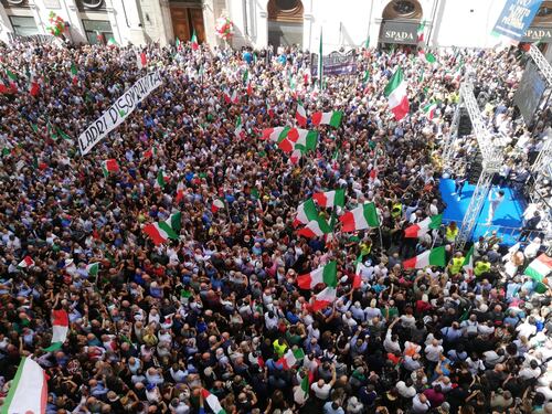 Meloni, Salvini, Toti: tutti i volti della piazza