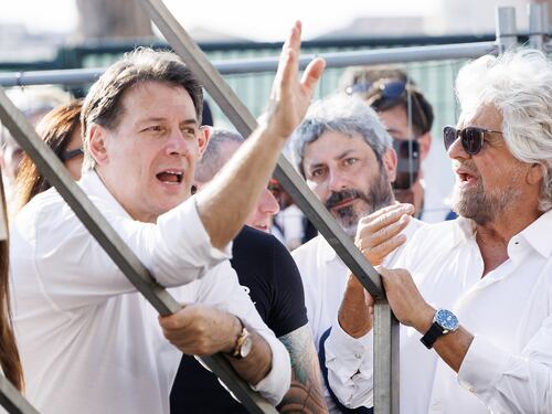 Vittorio Feltri a valanga su Conte e Grillo: "I 300mila euro? Una tangente legale"