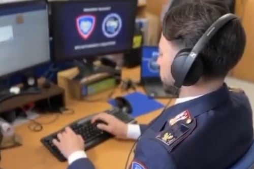 Si nascondevano nei frigoriferi poi rubavano tutto: presa la banda dei negozi di elettronica