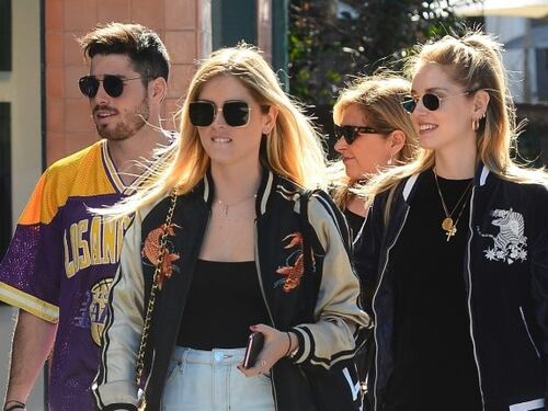 Dopo la nascita di Leone Chiara Ferragni va a spasso con mamma e sorella