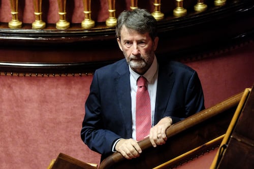 Cerchio tragico. Sindaci e capicorrente: così il Pd si prepara a defenestrare la segretaria