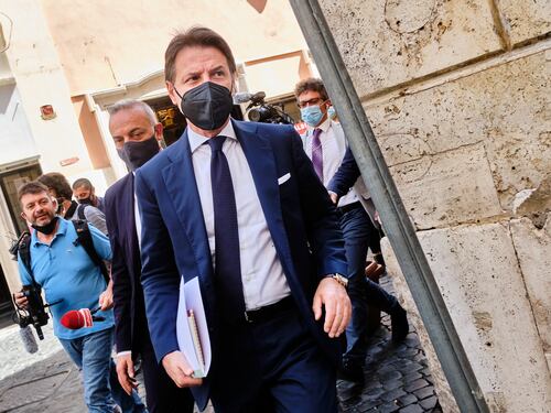 Conte? “Una barzelletta, siamo su Scherzi a Parte?”. Il Pd scarica Giuseppi dopo la gaffe sui decreti sicurezza