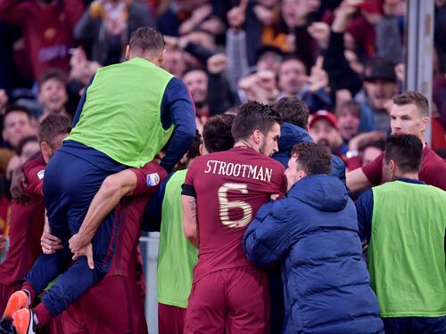 Due errori della Lazio e la Roma vince un altro derby