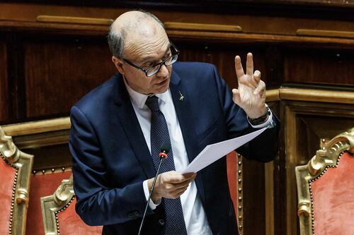 Toscana, il Pd sfida il governo sulla scuola con una proposta assurda