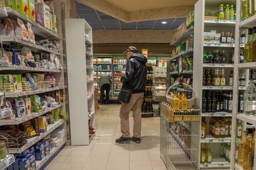 Prezzi, nel 2023 non si arresta la corsa dei rincari: dramma per le famiglie