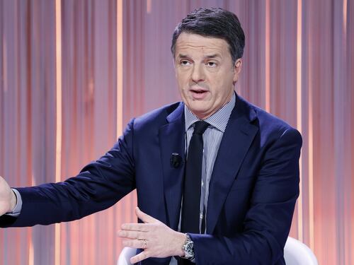 “Palla al centro”, nel libro di Renzi i conflitti d’interesse di Conte