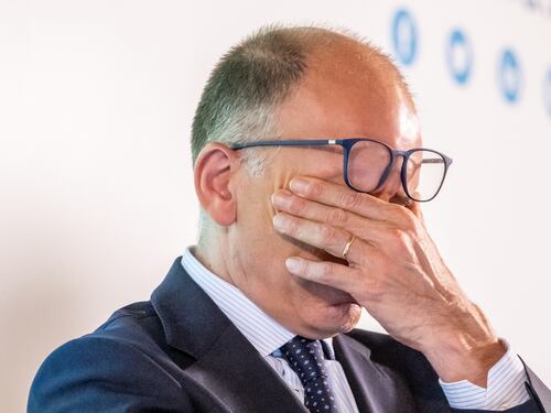 Enrico Letta prova a festeggiare ma i numeri lo smentiscono. E il M5S crolla anche al Sud